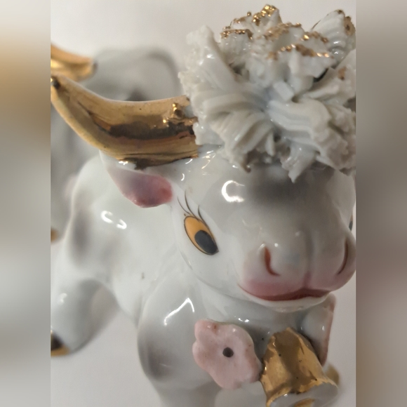 Vintage Spaghetti Cow Bull Kitschy Figurines Gold Roses Pair Set Of 2 Japan - Picture 4 of 12